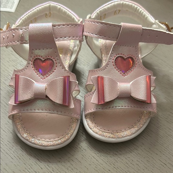 Pink and White Bow Sandals with Heart Detail - Picture 1 of 6